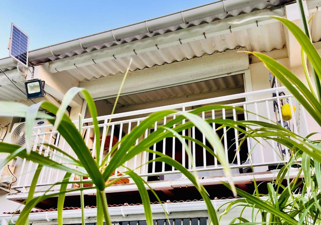 Studio Emeraude - Vue Mer - 6 Personnes เลอ มูเล่ ภายนอก รูปภาพ